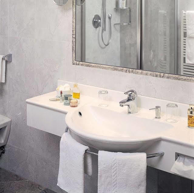Hotel Garni Partaneshof Merano Esterno foto